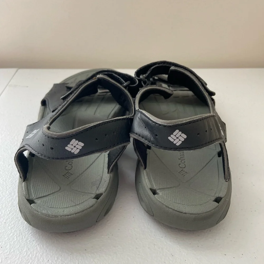 NWOT Columbia‎ men’s Techsun bent black gray Omni-grip Velcro outdoor sandals 7
